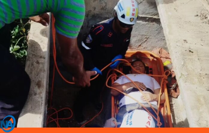 Mujer cayó fosa cementerio Mujer cayó fosa cementerio