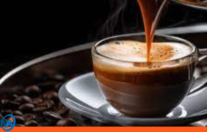 café alivia dolor de cabeza