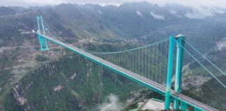 China inaugura el Puente de Huajiang