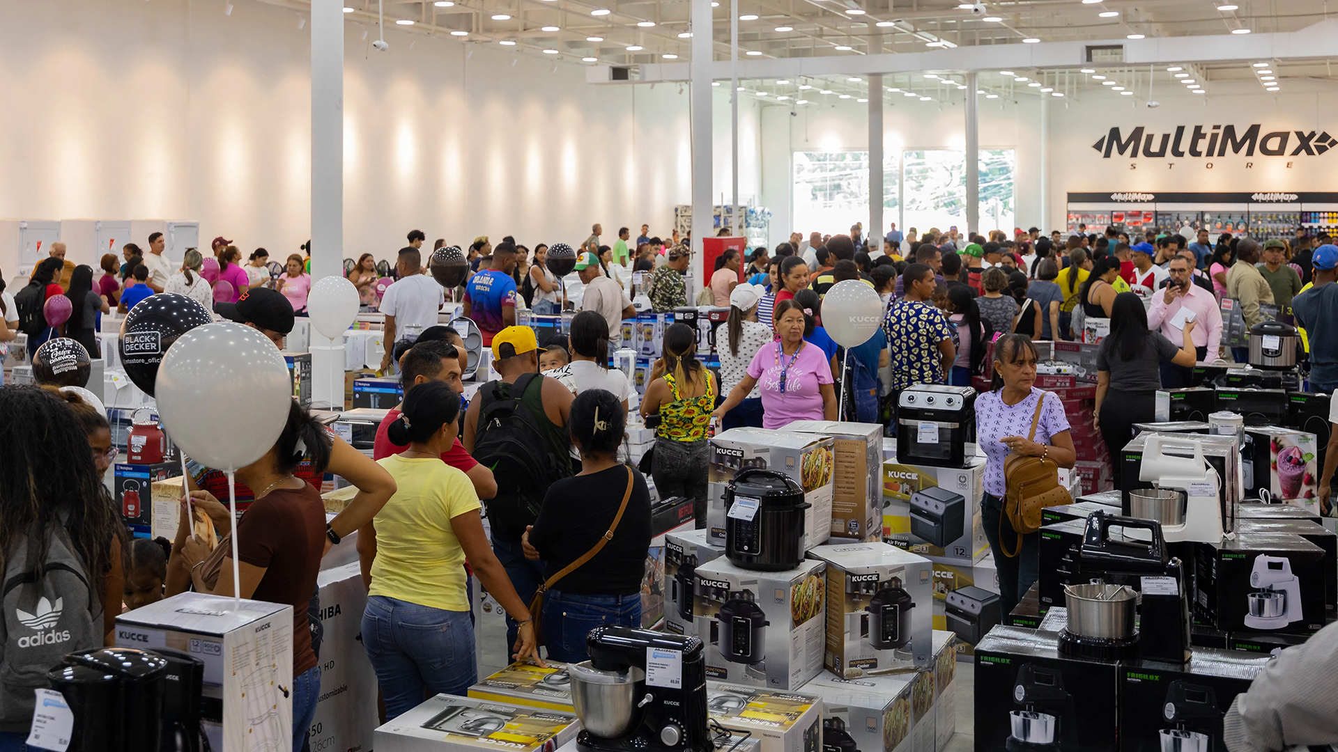 tiendas Multimax sexto aniversario