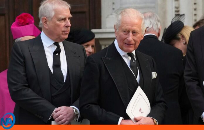 Carlos III retira títulos Andrés Carlos III retira títulos Andrés