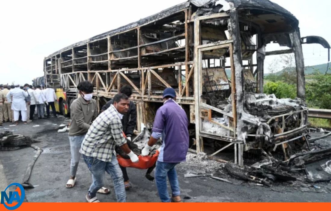 India: 20 muertos en incendio de autobús.0