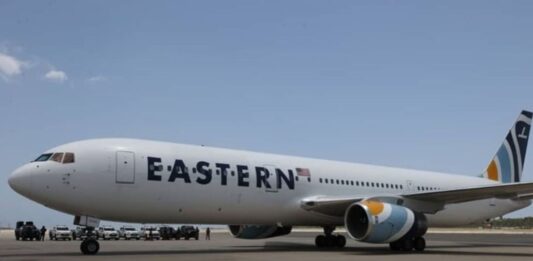 300 adultos y adolescentes repatriados de EE.UU.
