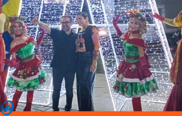 Lacava bienvenida la Navidad en Valencia Lacava bienvenida la Navidad en Valencia