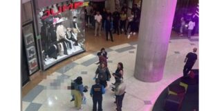Mujer cae desde piso alto Centro Comercial en Caracas