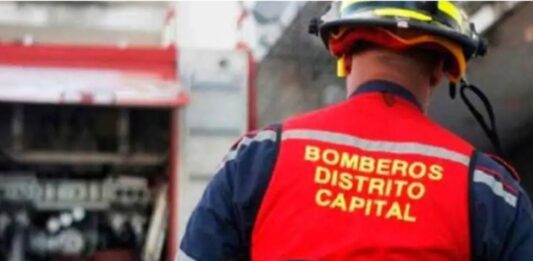 Hombre tercera edad se Lanza rieles Metro Dos Caminos