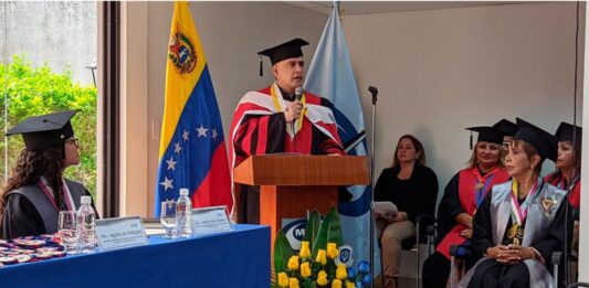 Saab presidió acto solemne de 169 profesionales