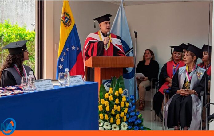 Saab presidió acto solemne de 169 profesionales Saab presidió acto solemne de 169 profesionales