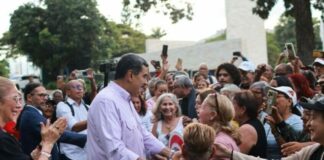 Maduro entrega "La Viñeta"
