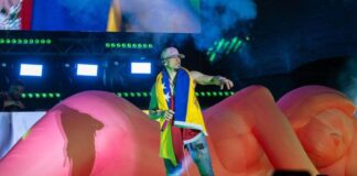 Omar Courtz concierto en Wynwood Park