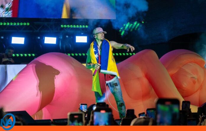 Omar Courtz concierto en Wynwood Park