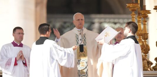 Papa canoniza a José Gregorio y Carmen Rendiles misa en Roma