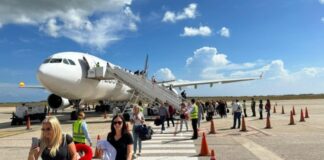 Margarita y recibe turistas Ruso
