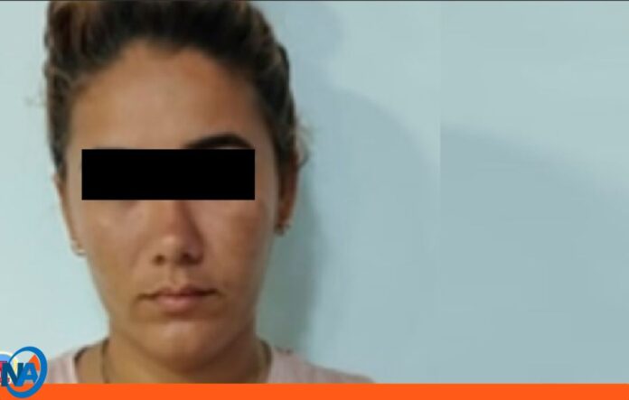 Madre detenida por videos pornografía con sus hijas