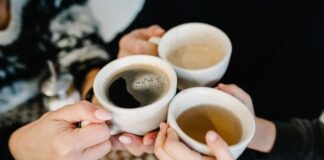 Beber café té y agua reduce la mortalidad