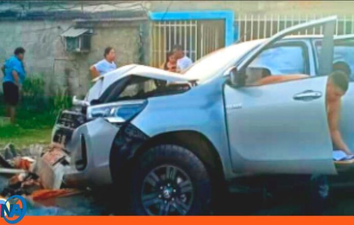 Camioneta impactó en Puerto Cabello Camioneta impactó en Puerto Cabello