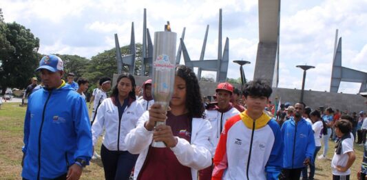 Encendido Fuego Patrio de III Juegos Deportivos Nacionales Comunales 2025