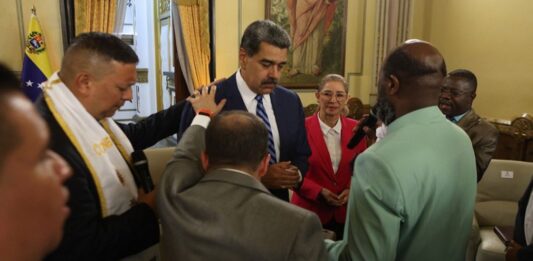 Presidente Maduro y religiosos oran por Venezuela