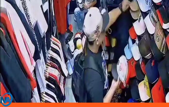 sujeto robando gorras Caracas sujeto robando gorras Caracas