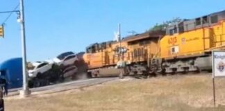 tren chocó camión Texas