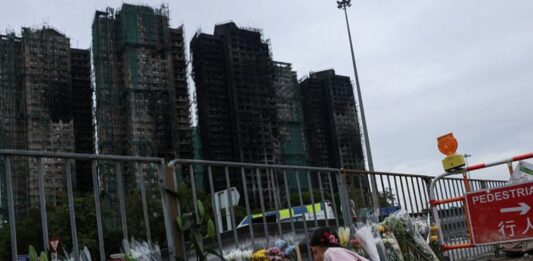 Ascienden a 151 fallecidos en incendio en Hong Kong