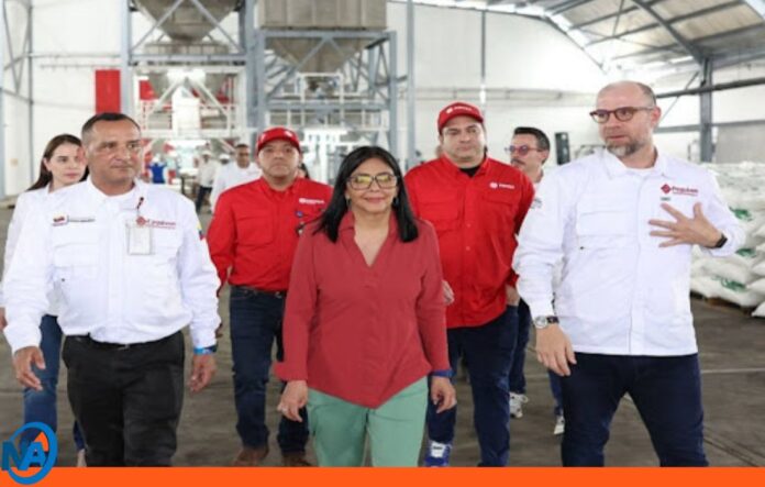 Rodríguez supervisa obras Planta de Urea Pequiven