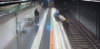 Rescatan a un hombre vías del metro en Barcelona