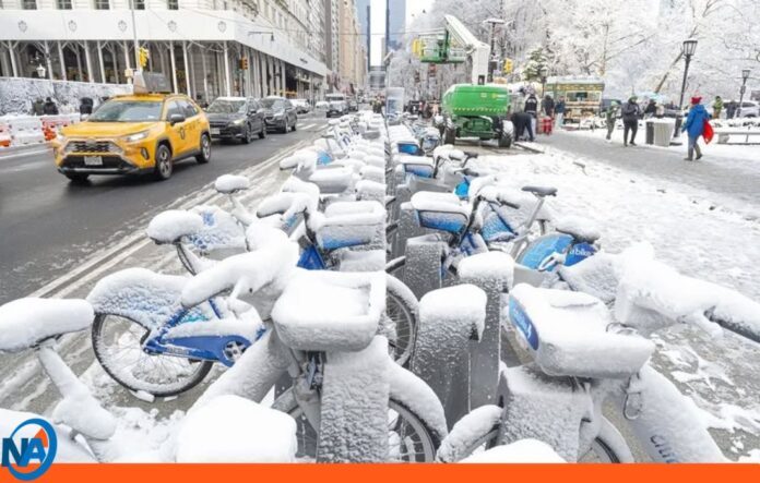 Nueva York se tiñe de blanco
