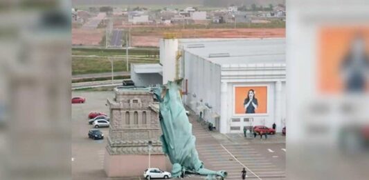 Fuertes vientos derriban réplica la estatua de la Libertad en Brasil