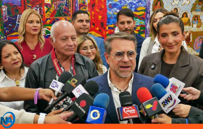 Lacava premios a ganadores del 67º Salón Arturo Michelena
