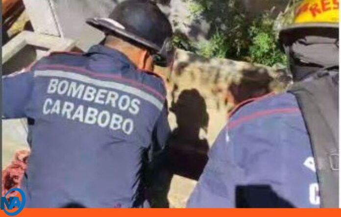 Rescatan a mujer tras caer en fosa Cementerio Rescatan a mujer tras caer en fosa Cementerio