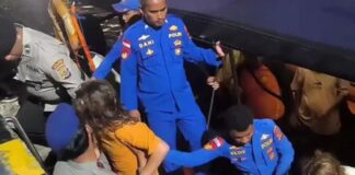 Desaparecidos cuatro miembros de una familia naufragio Indonesia