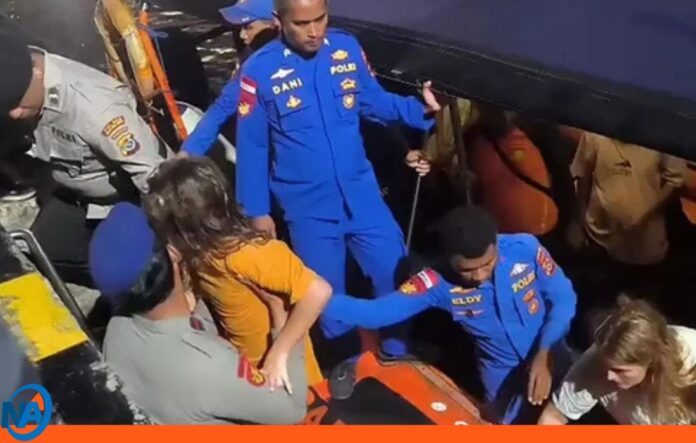 Desaparecidos cuatro miembros de una familia naufragio Indonesia Desaparecidos cuatro miembros de una familia naufragio Indonesia