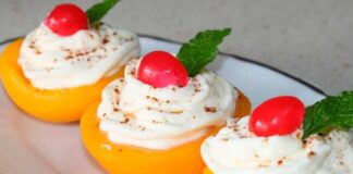 Si buscas sorprender a tus invitados sin pasar horas en la cocina, esta receta es la solución ideal. Combinando la frescura de la fruta con la cremosidad del queso