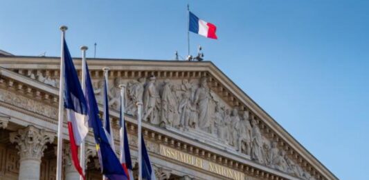 Francia elimina «deber conyugal»