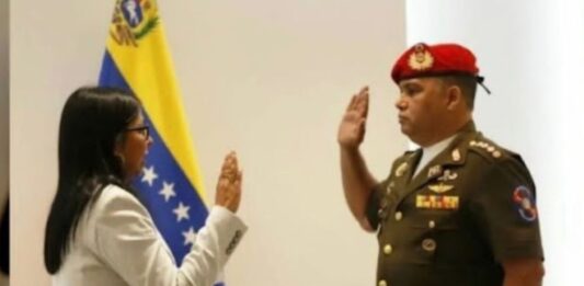 Gustavo González López comandante Guardia de Honor Presidencial