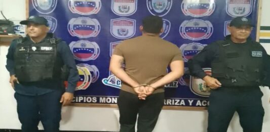 Polifalcón detiene lanchero en Chichiriviche
