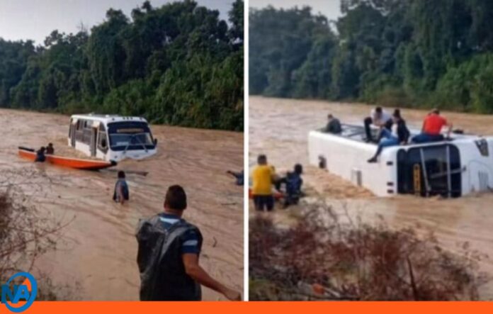 buseta arrastrada Río Nulita buseta arrastrada Río Nulita