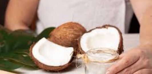 Beneficios del coco para reducir grasa corporal
