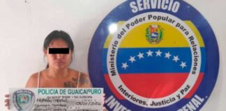 detenida mujer golpear hija