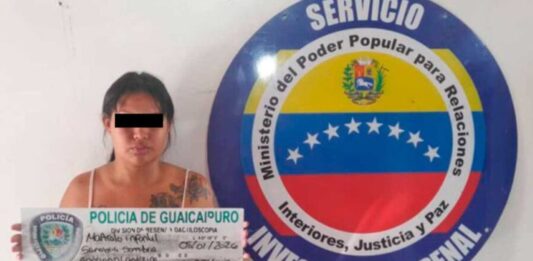 detenida mujer golpear hija
