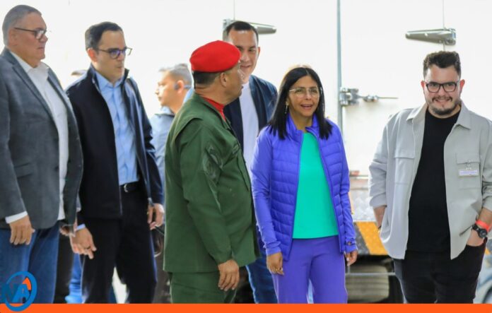 Delcy Rodríguez consulta Sistema Patria