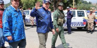 Diosdado Cabello dota unidades de transporte en Trujillo