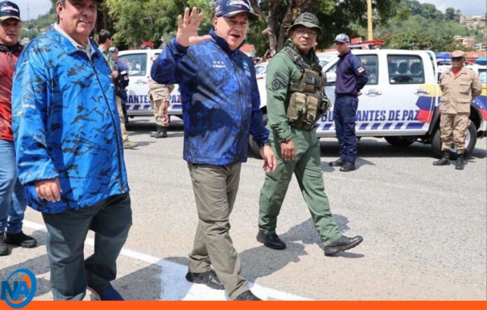 Diosdado Cabello dota unidades de transporte en Trujillo