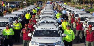 Diosdado Cabello entrega patrullas y motos