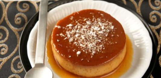 Quesillo de coco venezolano