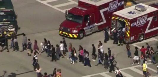 Tiroteo masivo en escuela en Tumbler