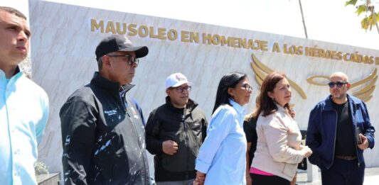 Delcy Rodríguez monumento caídos 3 de enero