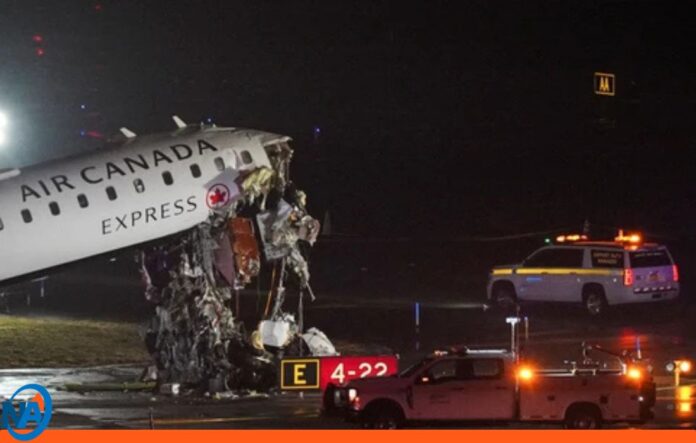 Dos muertos tras choque de avión y bomberos en Nueva York Dos muertos tras choque de avión y bomberos en Nueva York