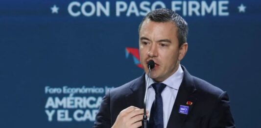 Ecuador declara persona 'non grata' al embajador de Cuba